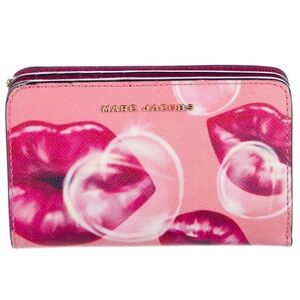 Marc Jacobs Kisses Lips Printed Pink Leather Bifold Wallet EUC